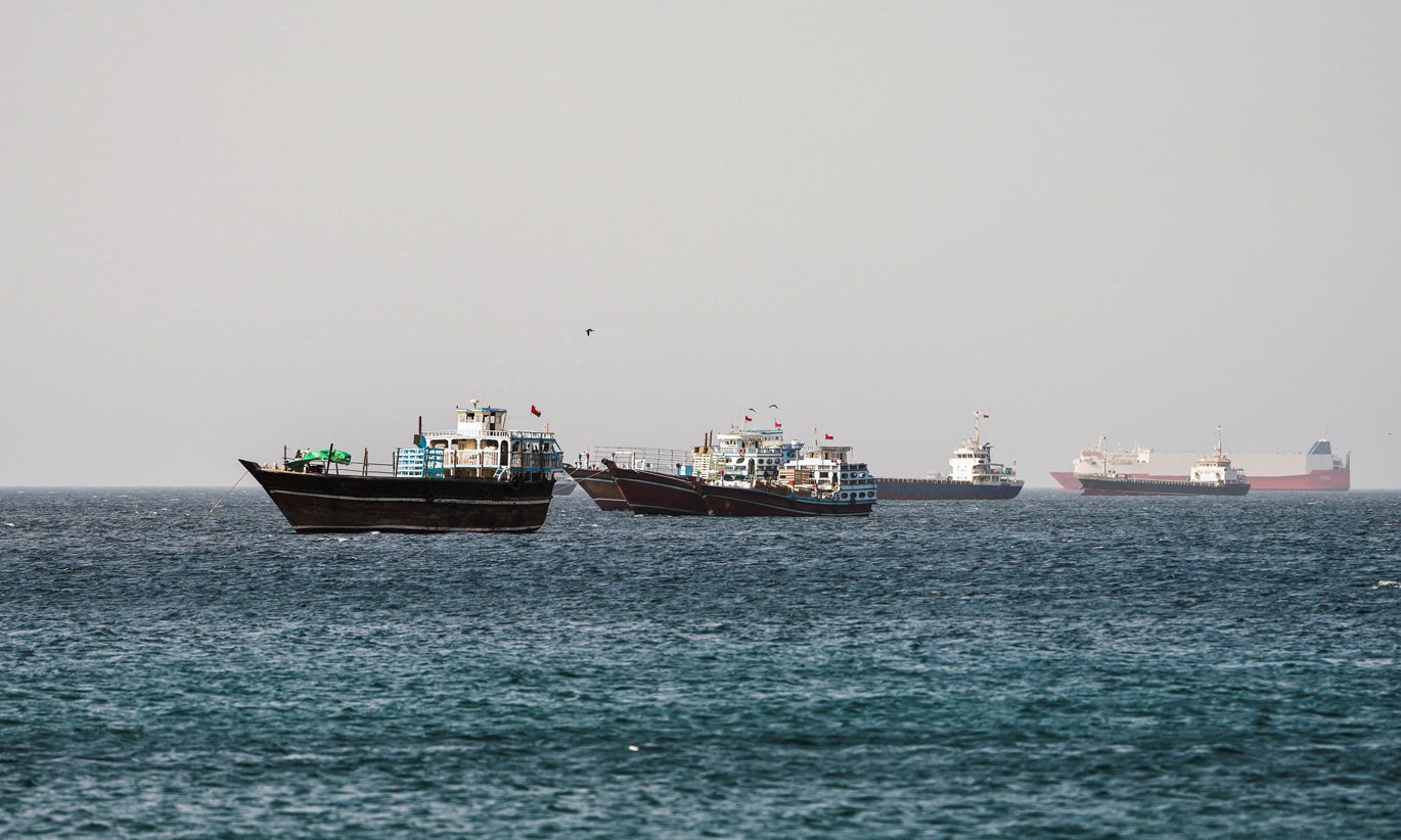 Teerão deixa passar mais navios pelo estreito de Ormuz anuncia TV estatal