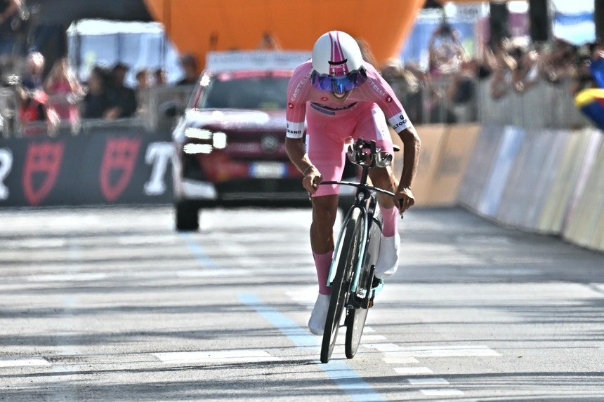 Eulálio manteve a `maglia rosa` após contrarrelógio conquistado por Ganna
