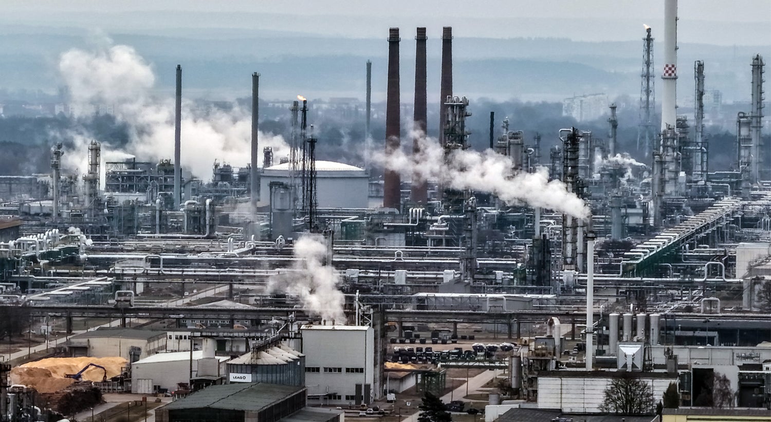 AIE reitera abertura para libertar reservas de petróleo. BCE com 