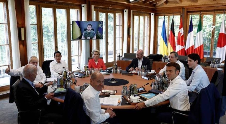 os líderes do G7 voltam a reunir com o presidente da Ucrânia, Volodymyr Zelensky
