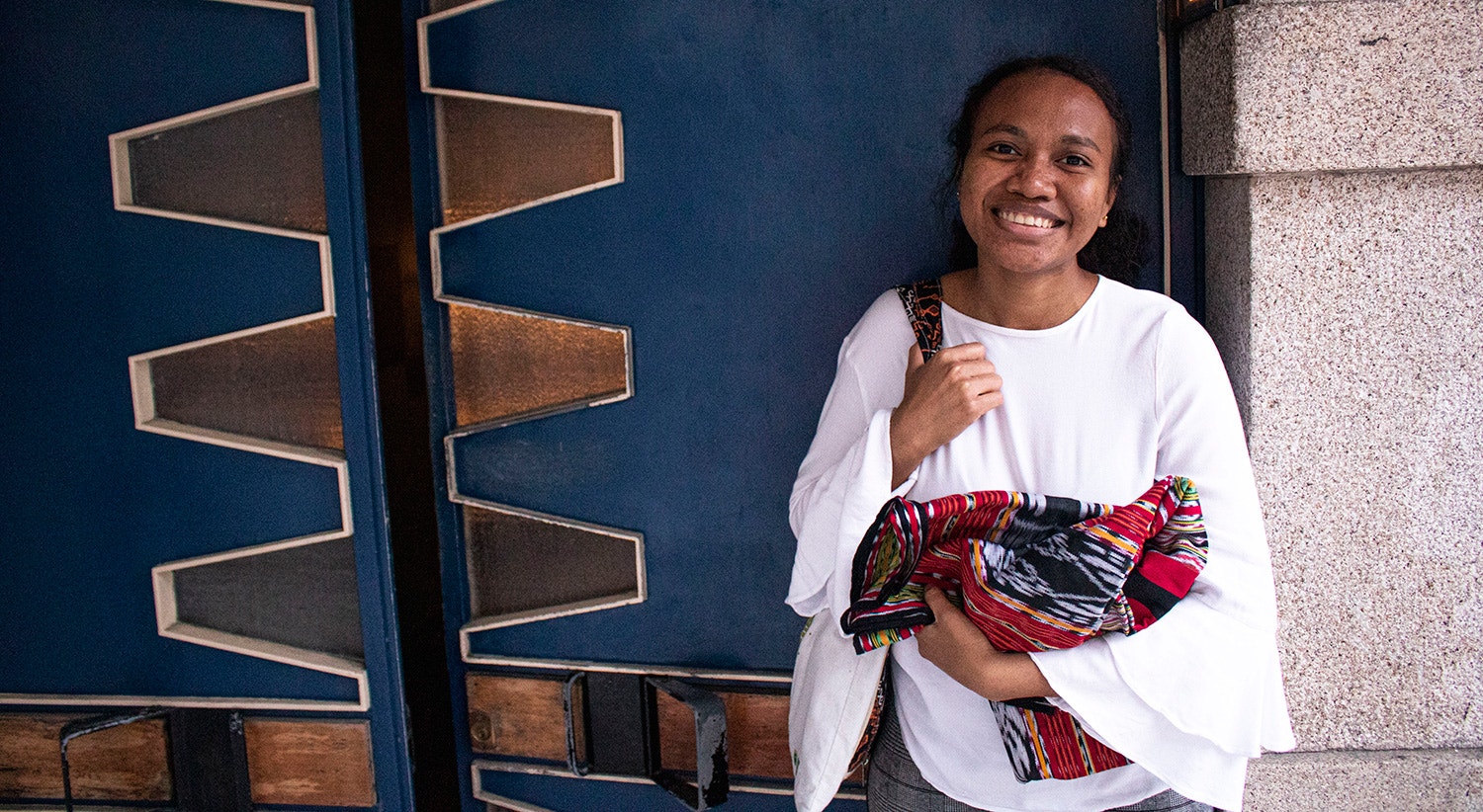  Na resid&ecirc;ncia para estudantes universit&aacute;rios onde est&aacute; a viver, Nelvia j&aacute; conheceu muitos alunos timorenses. 