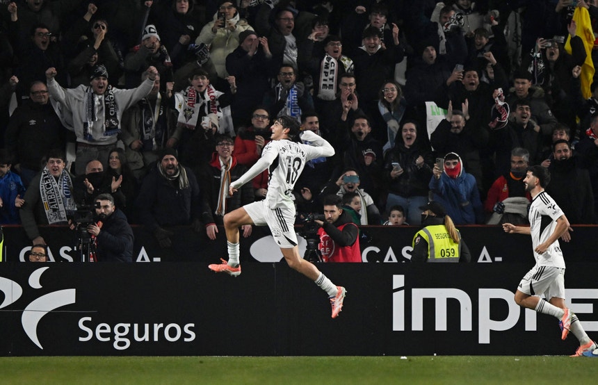 Imagem de Villarreal consegue a reviravolta e segue sozinho no terceiro lugar em Espanha