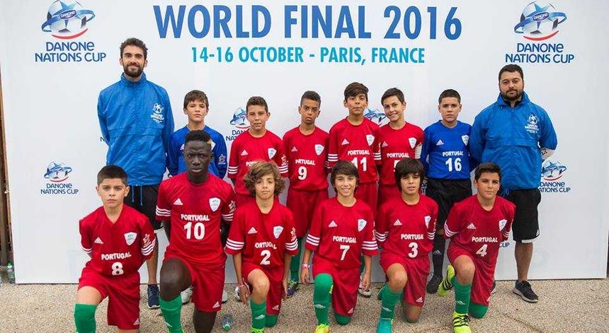 A equipa de futebol sub-12 Os Belenenses, que venceu a fase nacional do Danone Nations Cup em 2016 e foi disputar a final mundial que decorreu no Stade de France, em Paris
