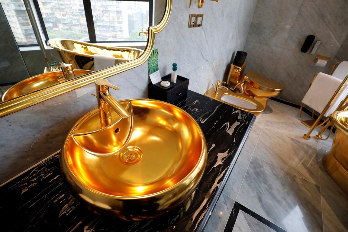  Casa de banho folheada a ouro | Nguyen Huy Klam - Reuters 