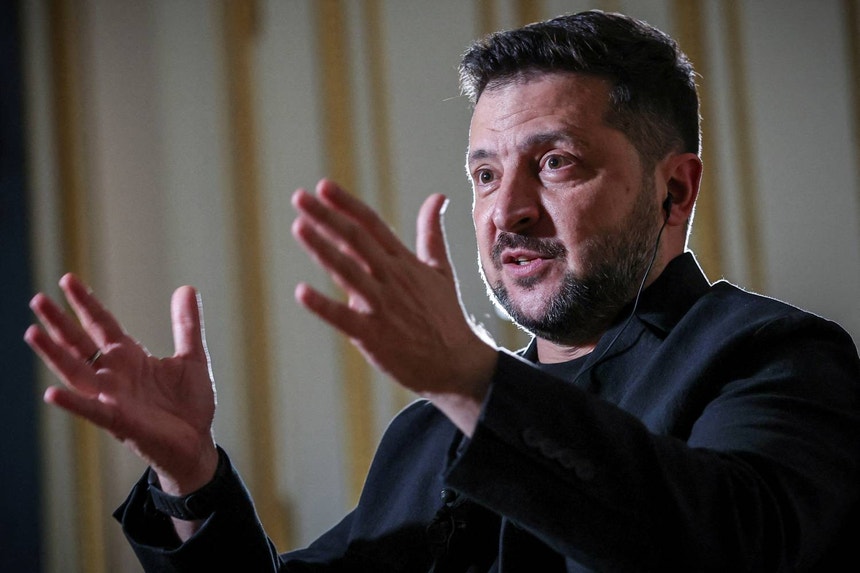 Zelensky exige fim de ataques russos para deixar de atacar refinarias