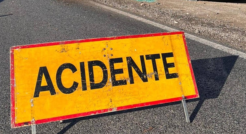 Dois mortos e 14 feridos em acidente de autocarro em Agualva-Cacém