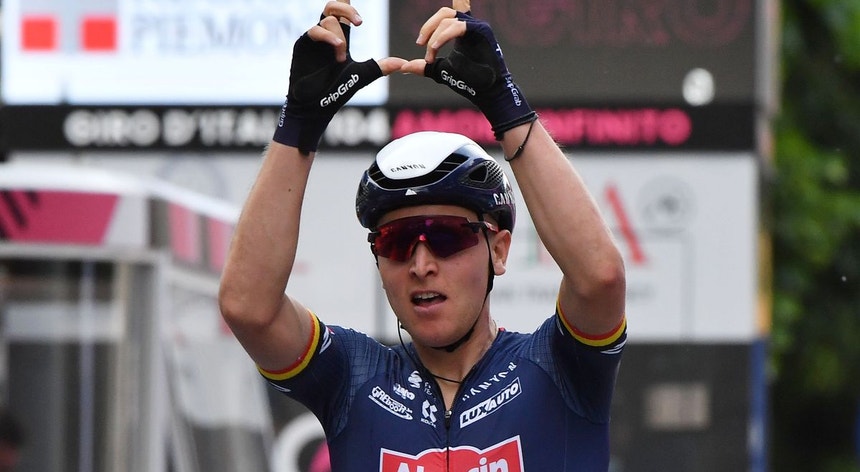 O ciclista belga que venceu a 2.ª etapa do Giro não resistiu aos problemas físicos e desistiu
