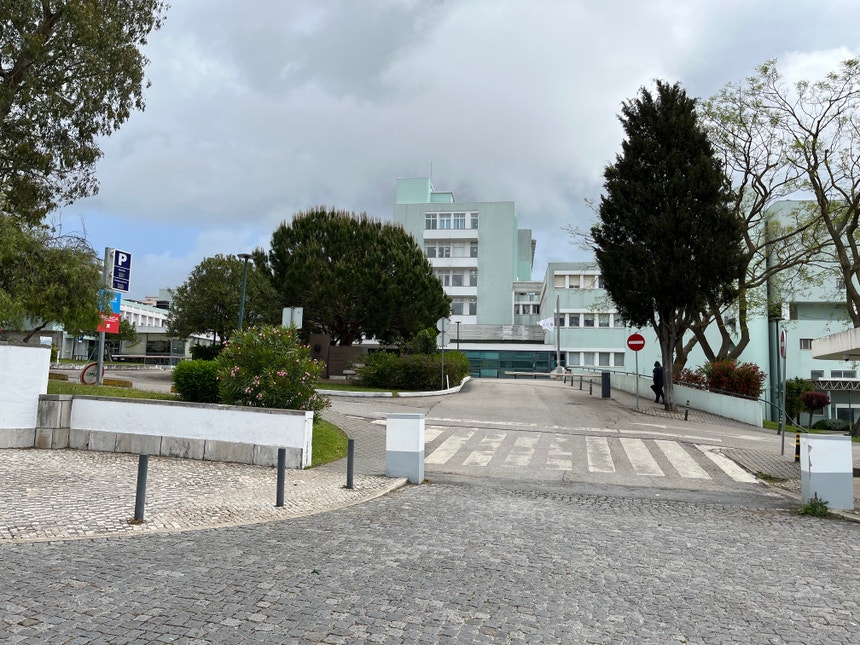 Duas crianças encontradas sozinhas na estrada entre Alcácer do Sal e Comporta