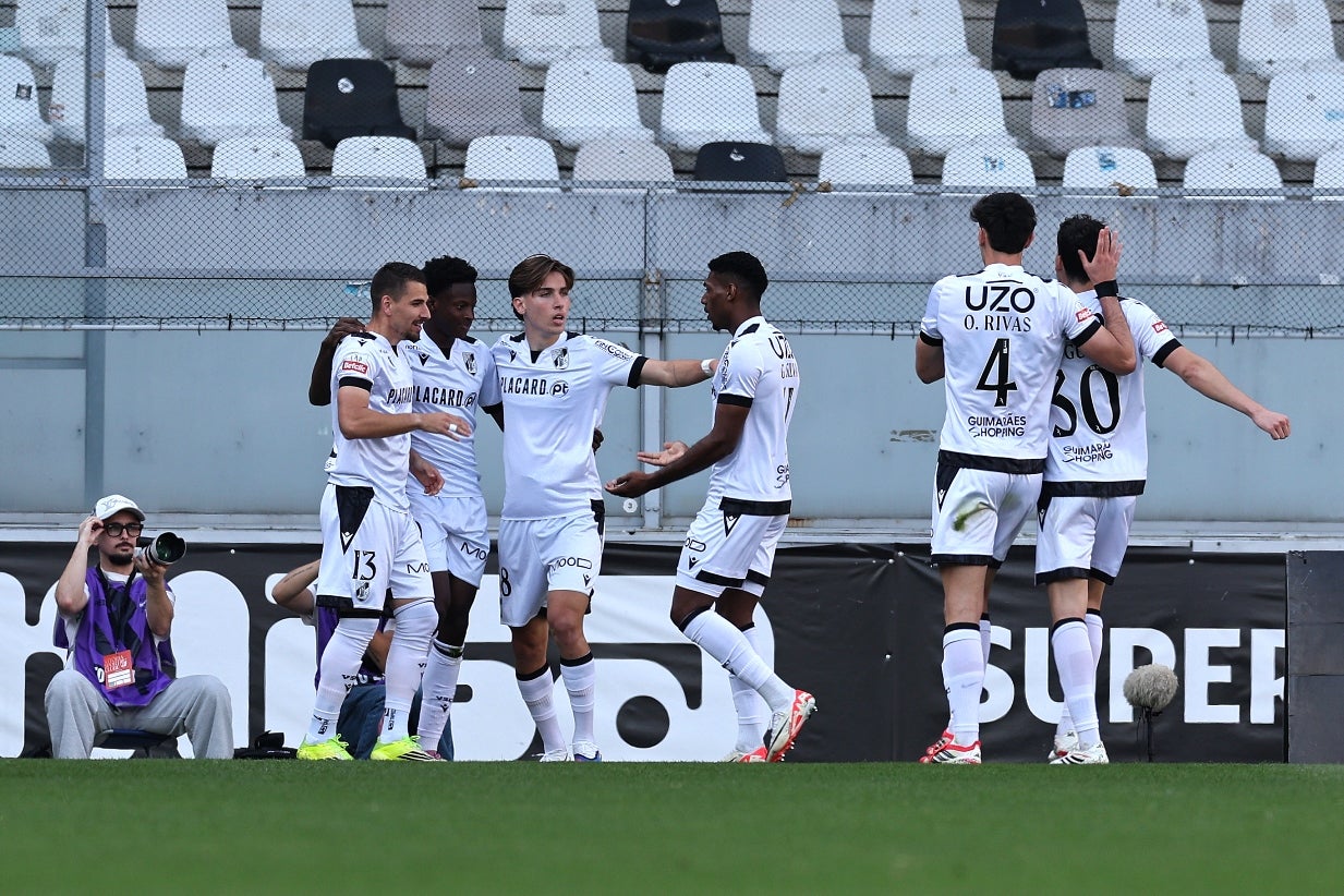 Vitória de Guimarães regressa aos triunfos com goleada por 5-0 ao Tondela