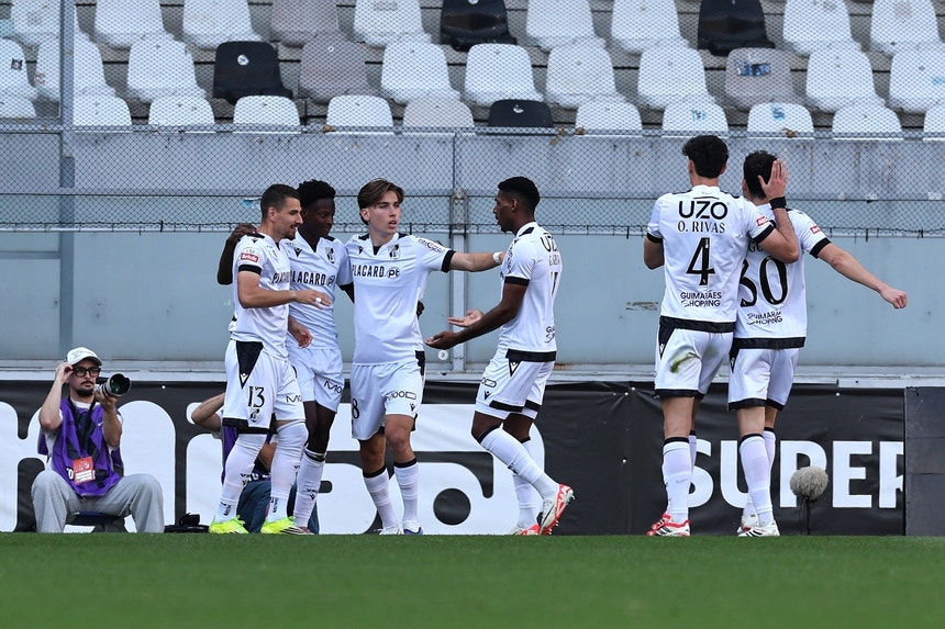 Vitória de Guimarães regressa aos triunfos com goleada por 5-0 ao Tondela