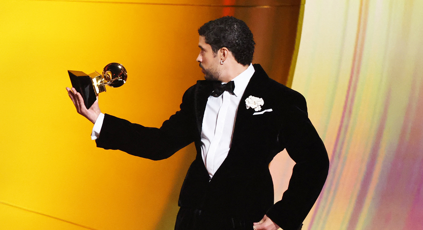 Imagem ilustrativa: Grammys. Bad Bunny venceu o melhor álbum do ano e Kendrick Lammar foi o vencedo