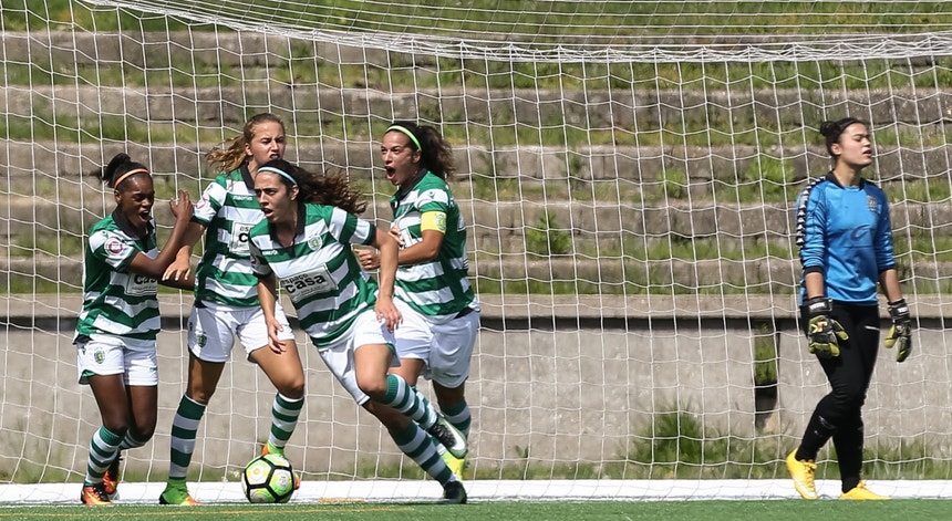 O Sporting continua a reforçar a equipa feminina de futebol, campeã nacional
