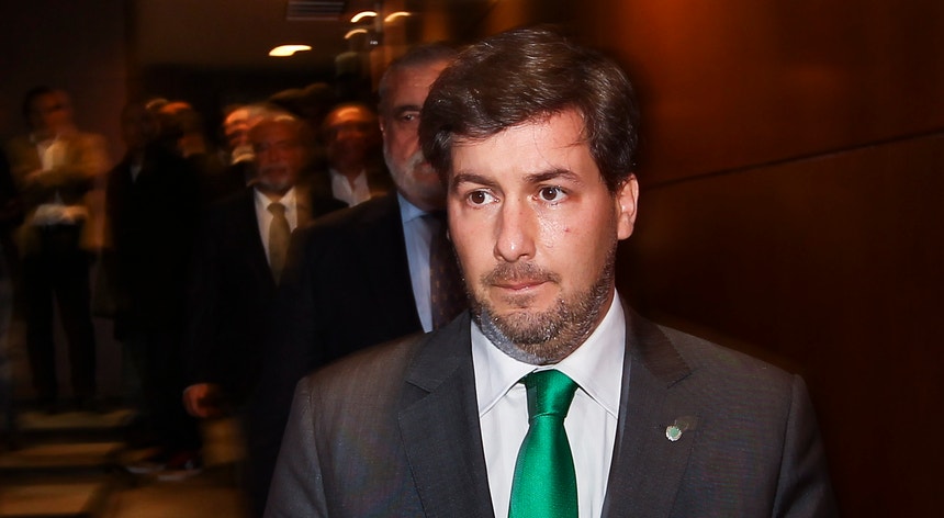 Bruno de Carvalho quer aprovar a proposta do vídeo-árbitro no futebol português
