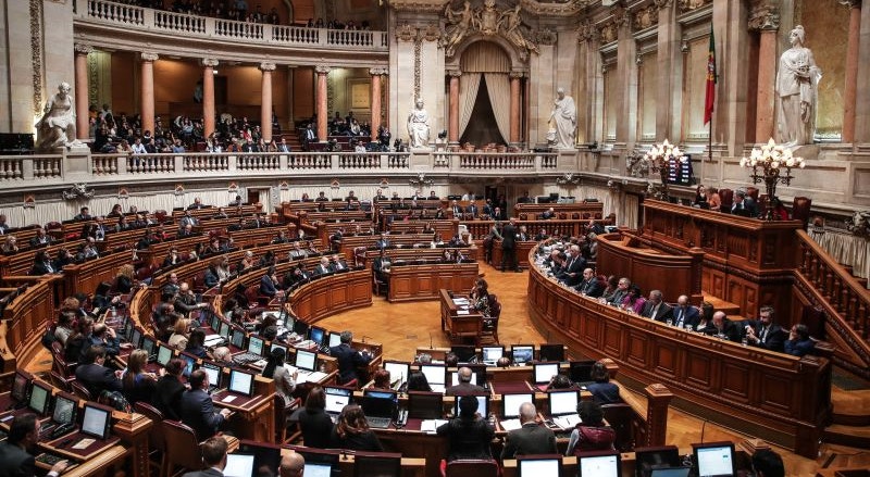 A Assembleia da República vota esta quinta-feira a autorização ao decreto presidencial que prolonga o estado de emergência

