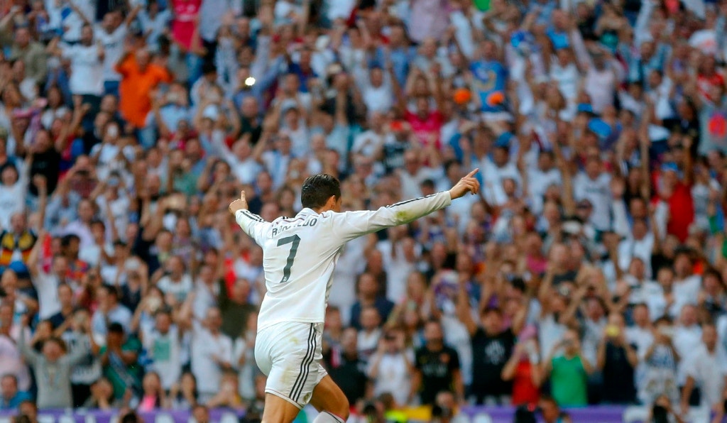  24 de dezembro - O jornal The Guardian considera Cristiano Ronaldo o melhor jogador de 2014 