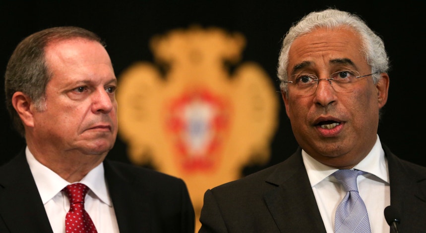 Carlos César, Presidente do Partido Socialista, ao lado de António Costa, secretário-geral do PS
