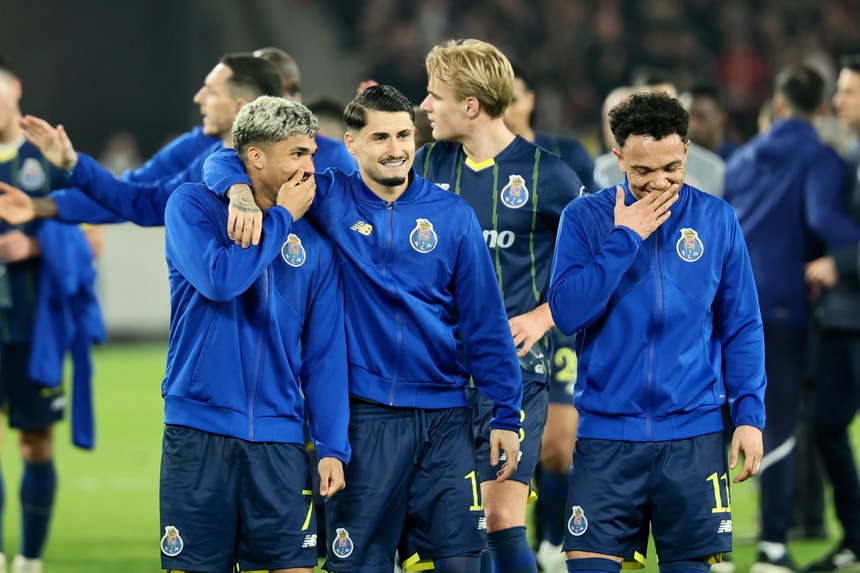 Imagem de FC Porto tenta aproveita `folga` do Sporting para fugir na liderança