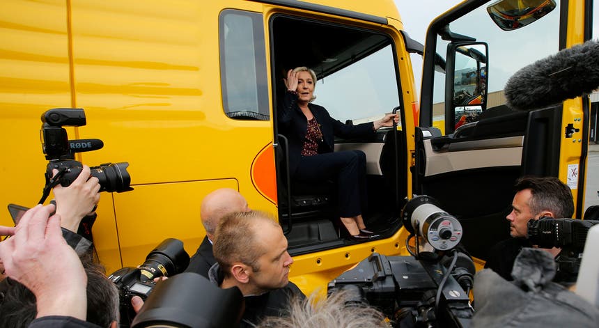 A candidata da FN, Marine Le Pen, em campanha no norte de França. Foto: Reuters