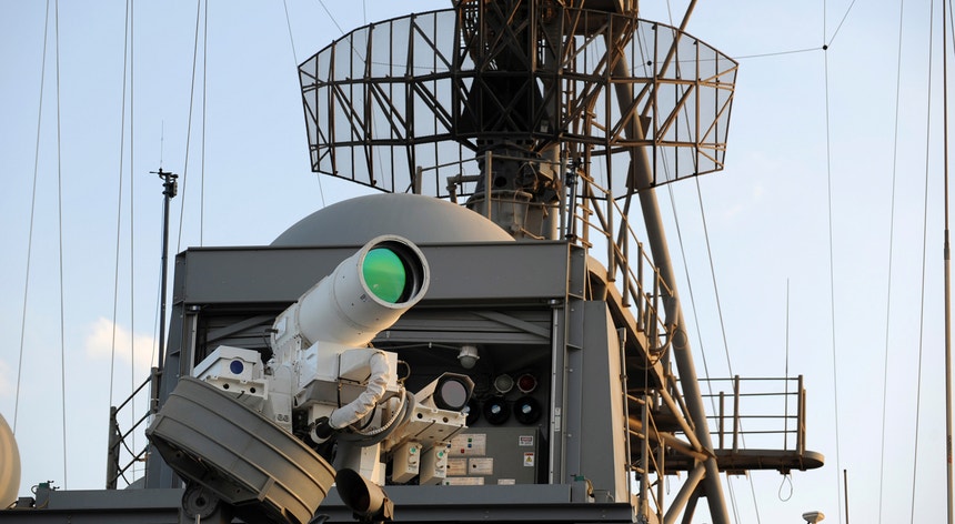 Tanto a China como os EUA assinaram o Protocolo sobre Armas Laser Cegantes, que proíbe o uso de armas a laser como meio ou método de guerra
