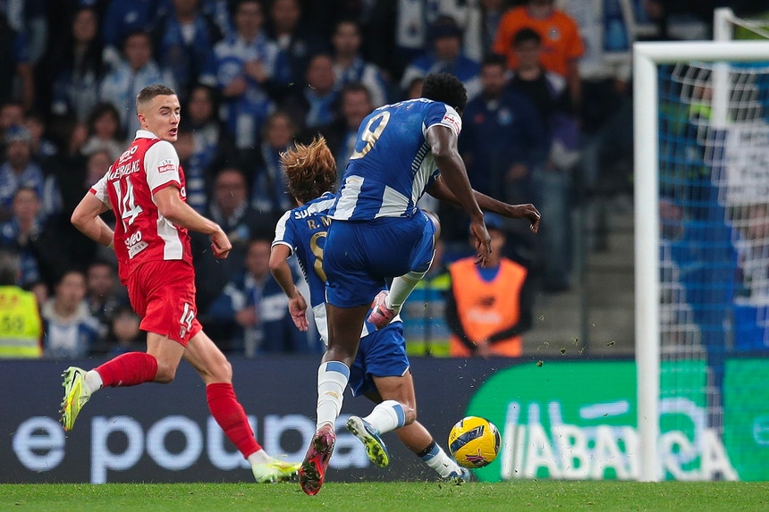 Imagem de Pressão sobre árbitro Fábio Veríssimo pode custar pontos ou despromoção ao FC Porto
