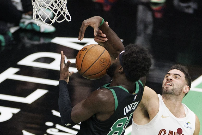 Neemias Queta continua a ganhar o seu espaço nos Celtics
