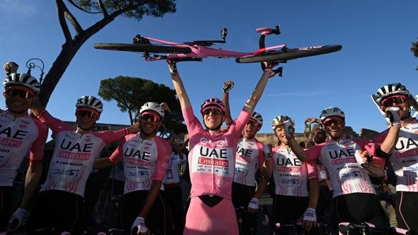 Imagem relacionada com a notícia: Rui Oliveira integrou a equipa vencedora do Giro
