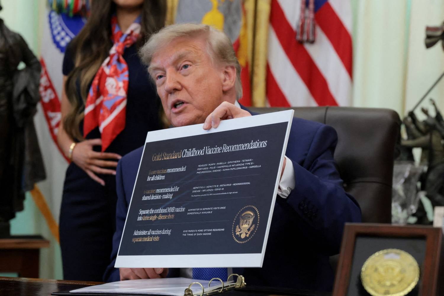 OMS defende calendário de vacinação para contrariar decisão de Trump