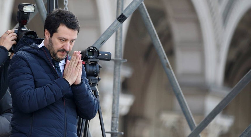 Padres italianos contra polÃ­tica anti-imigraÃ§Ã£o de Salvini