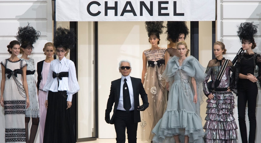 O sucesso de Lagerfeld impediu que a Chanel acabasse por falir

