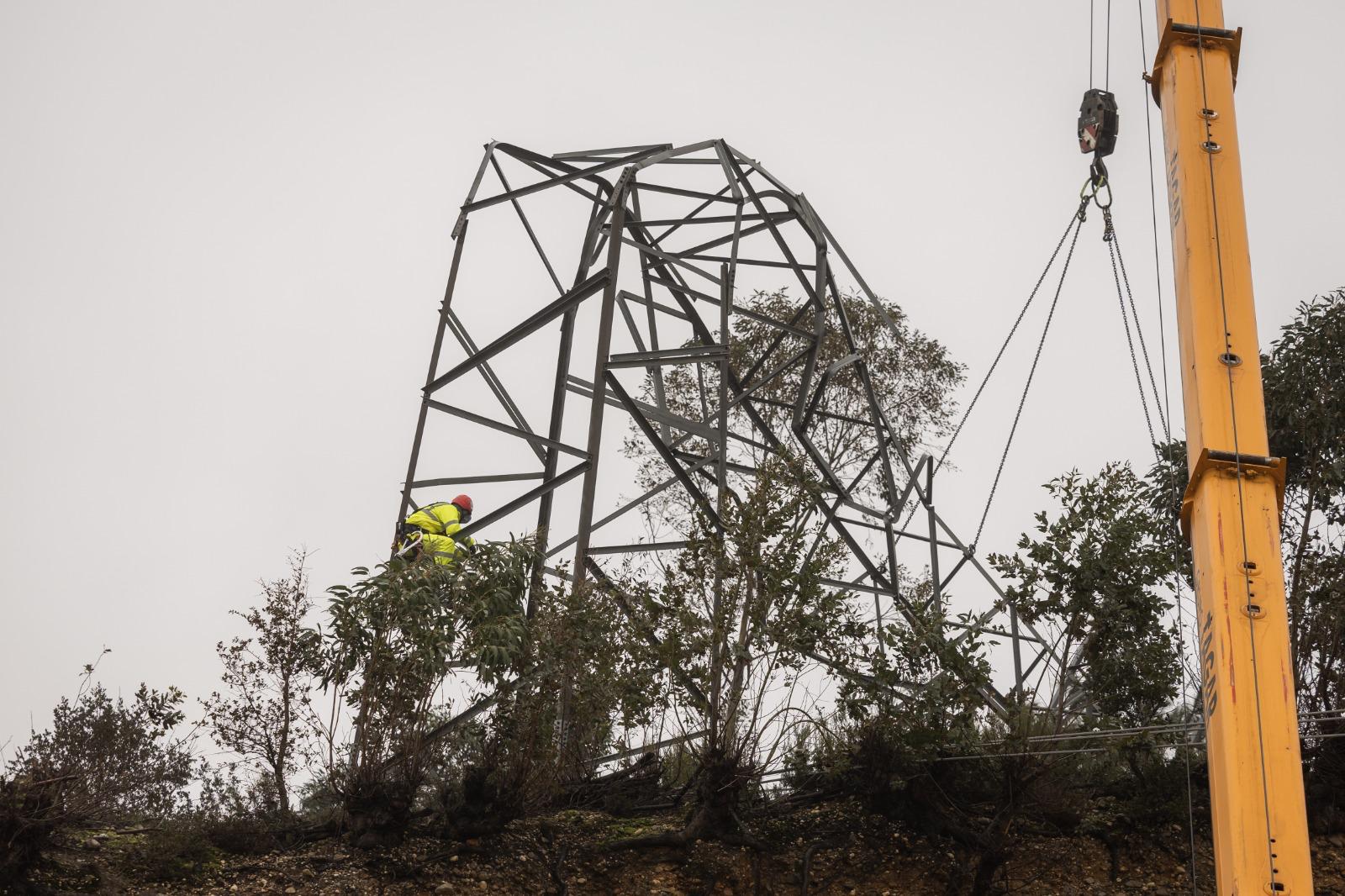 Trabalhador ao serviço da E-Redes morreu eletrocutado e outro ficou ferido durante reparações em Leiria