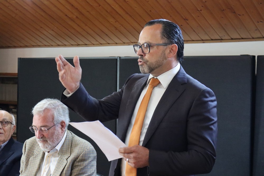 C�ndido Barbosa investigado por alegada venda fict�cia de empresa e conflito de interesses