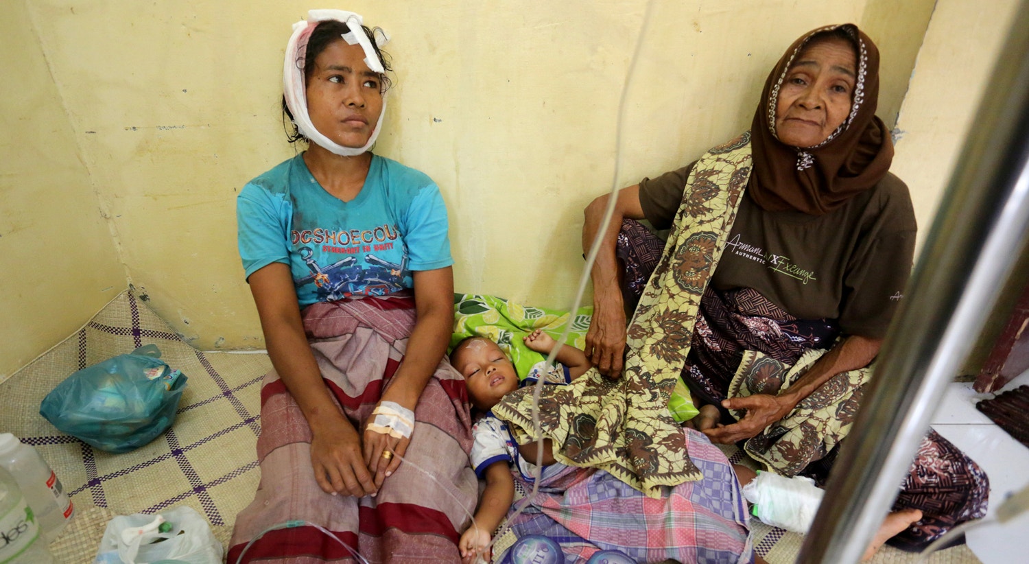  Estrada danificada em Meuredu, Pidie Jaya. 