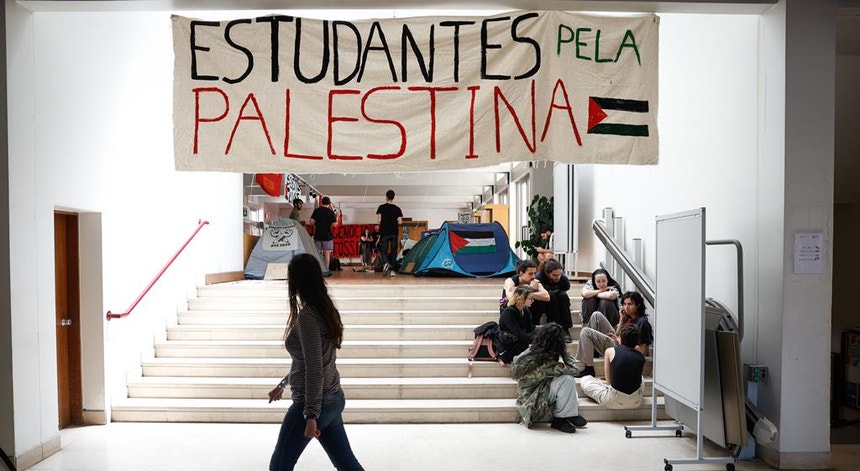 Estudantes em protesto na Universidade de Lisboa denunciam oito detenções