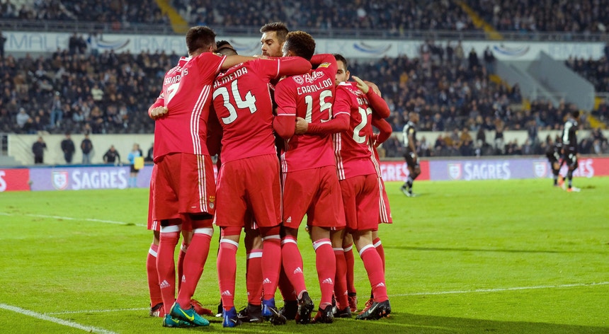Benfica parte em vantagem para a segunda volta
