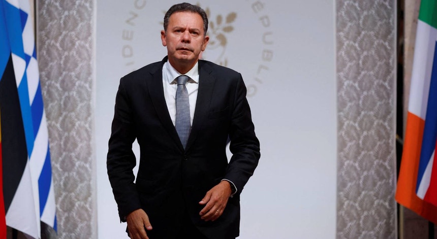 Imagem de Montenegro não comenta apoio de Marques Mendes a Seguro