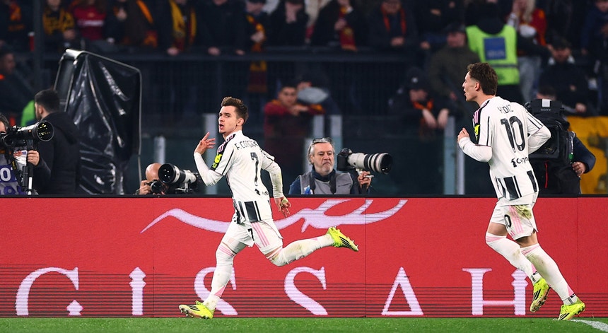 Imagem de Seis golos no empate da Juventus em Roma
