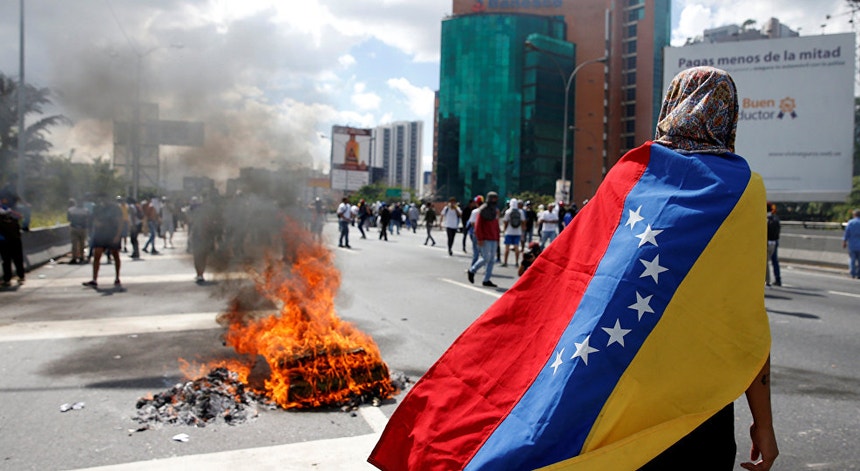 Enquanto a diplomacia discute os protestos mantém-se na Venezuela
