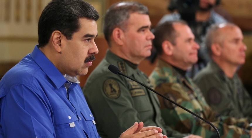Num discurso ao país a partir do Palácio Presidencial Miraflores, transmitido por todas as televisões e rádios, Maduro considerou que a operação desencadeada pela oposição venezuelana se tratou de “um golpe”.  
