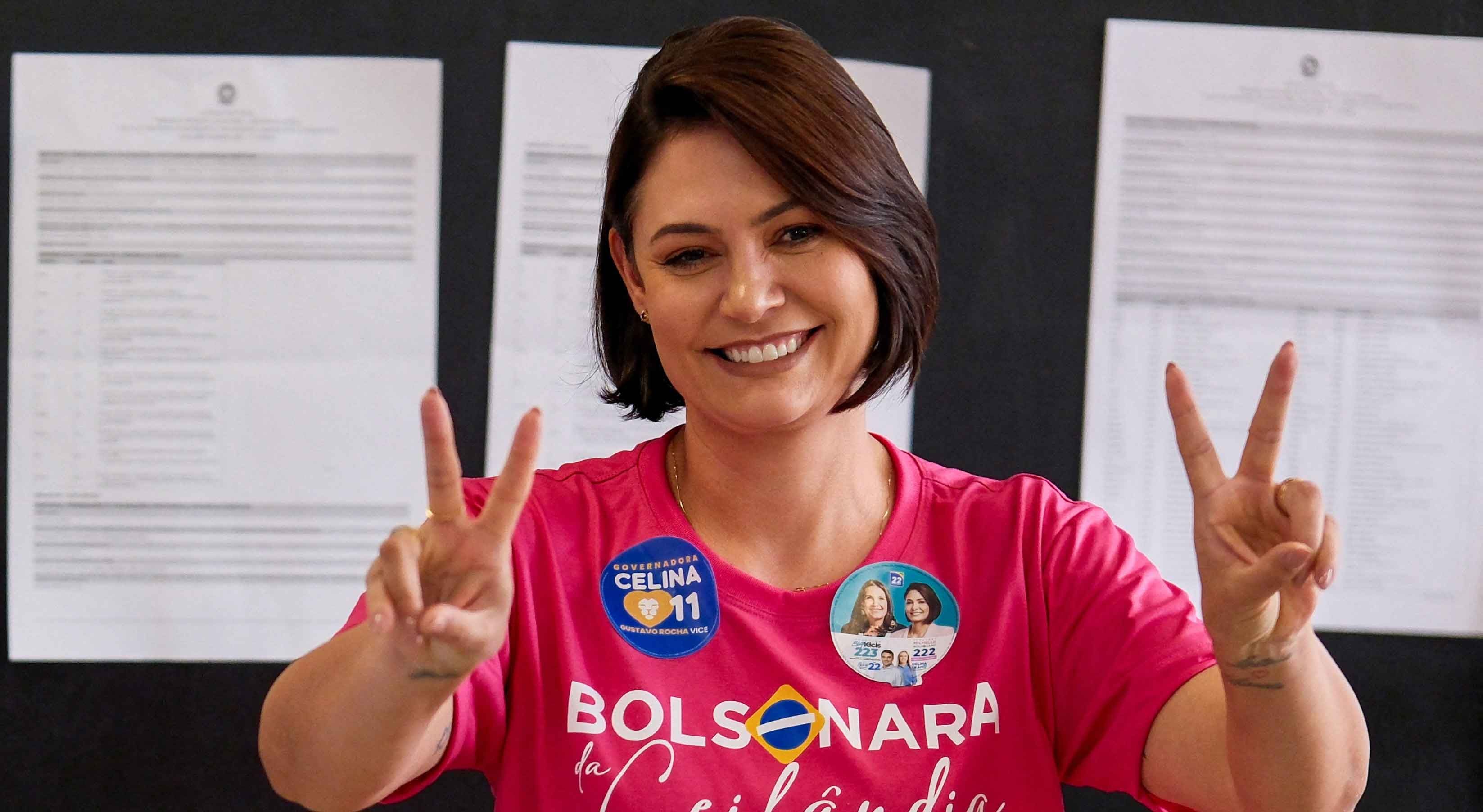 Ex-primeira dama Michelle Bolsonaro eleita senadora no Brasil