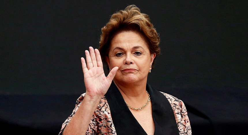 Dilma Rousseff foi absolvida num processo judicial sobre a compra da refinaria de Pasadena nos Estados Unidos pela Petrobras
