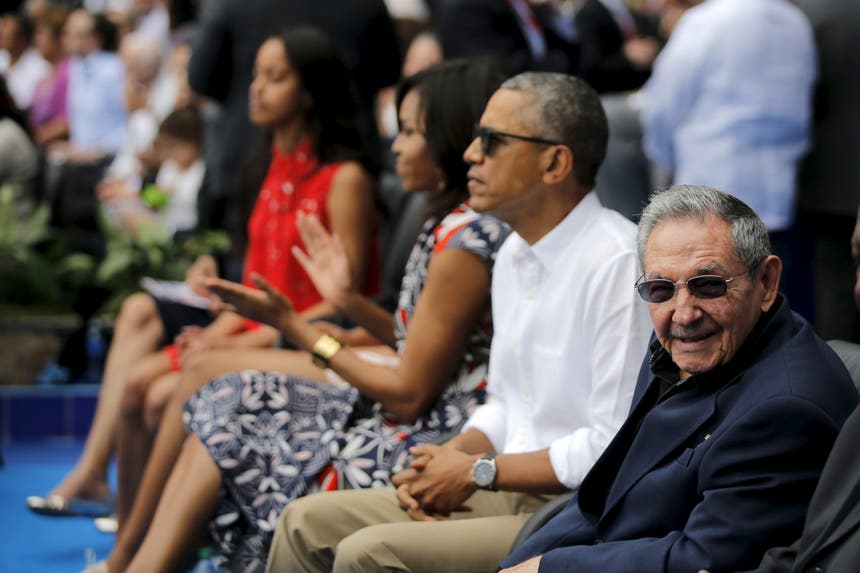 O Presidente americano ao lado do Presidente cubano Raúl Castro em Havan a assistir a um jogo de baseball em março de 2016 Foto: Reuters