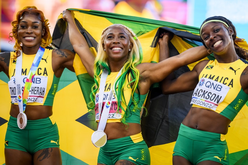 Shelly-Ann Fraser-Pryce, Shericka Jackson e Elaine Thompson-Herah arrecadaram ouro, prata e bronze na prova dos 100 metros
