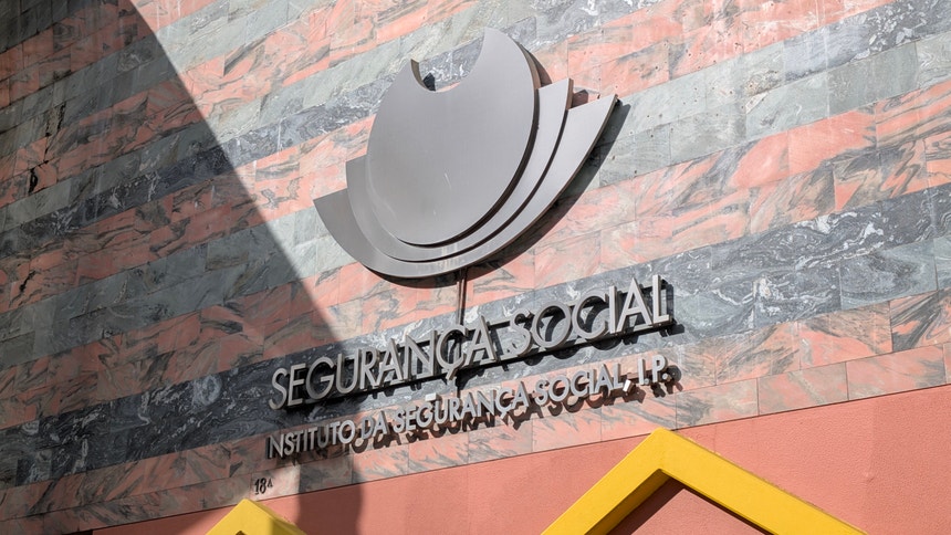Imagem de Segurança Social. Governo afasta qualquer reforma estrutural nesta legislatura