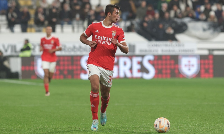 Henrique Araújo vai vestir a camisola dos "lobos"
