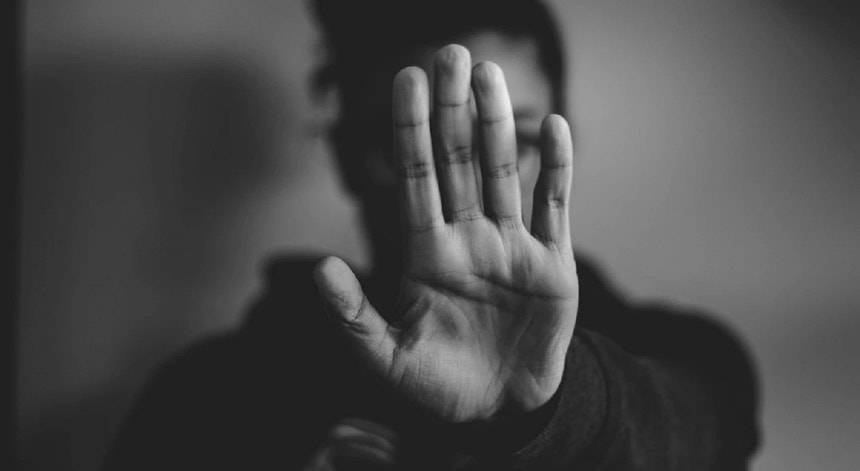 Crianças vítimas de violência doméstica em casas abrigo já são mais do que mulheres