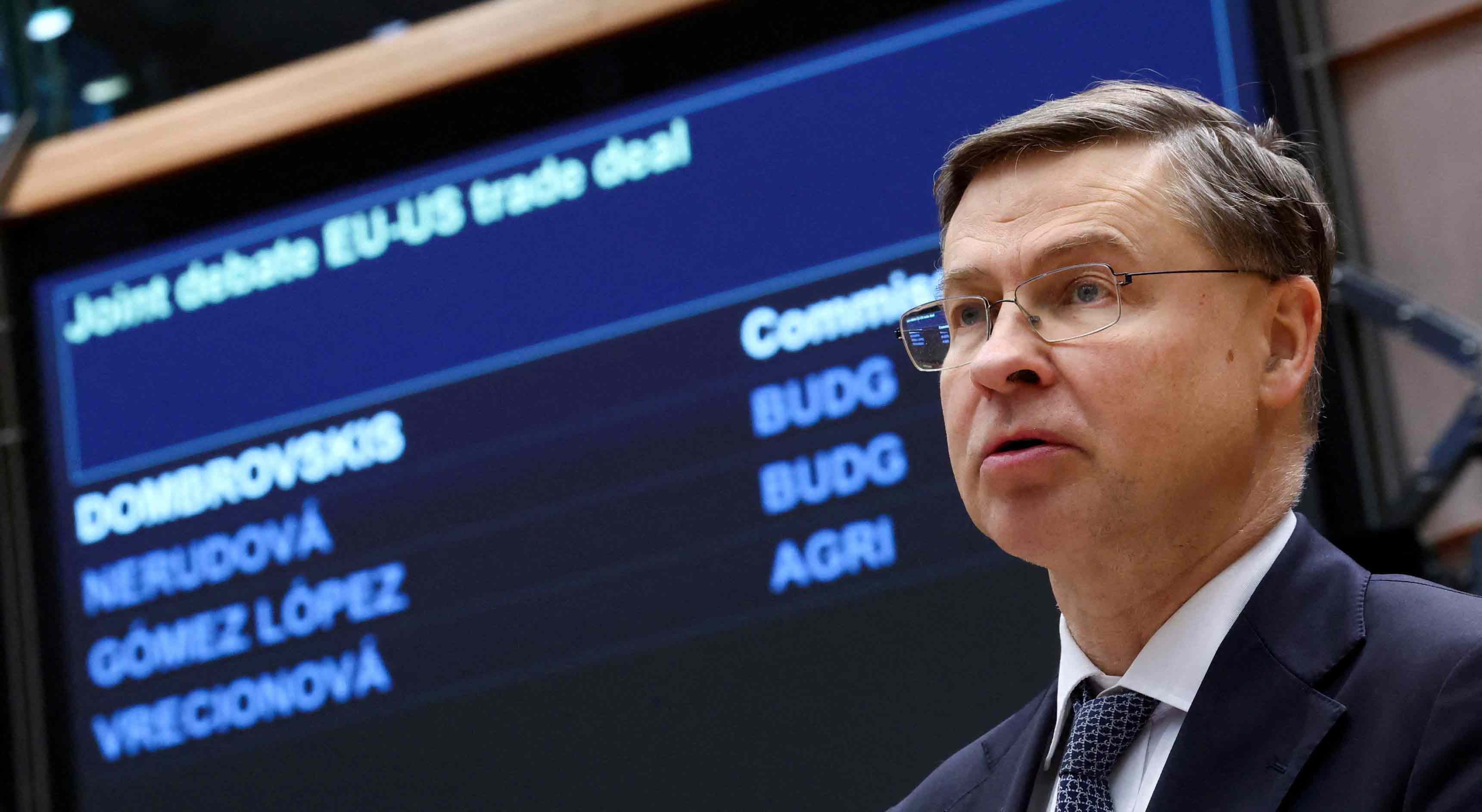 Comissário europeu diz que Portugal tem margem de manobra para lidar com crise