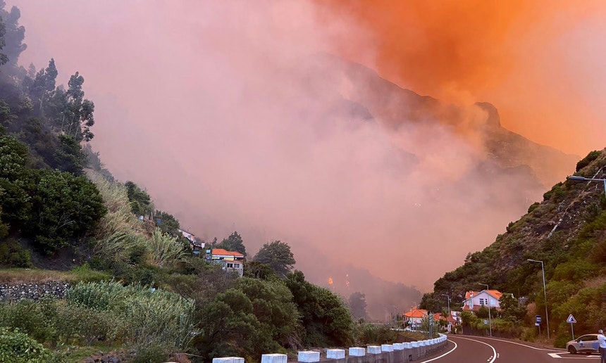 O incêndio rural na ilha da Madeira deflagrou a 14 de agosto nas serras do município da Ribeira Brava.
