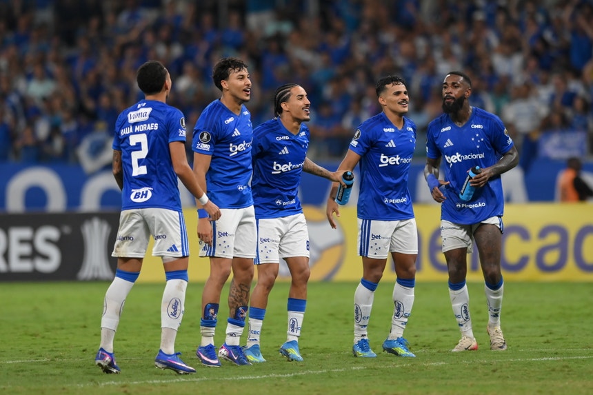 Cruzeiro vence na Libertadores e Botafogo na Taça Sul-americana