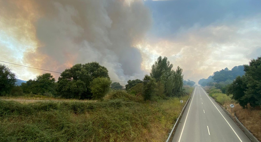 c74ba61402abd2d91b18bc568ee99f5e?w=860&q=90&rect=1,0,2047,1122 Incêndios em Portugal!