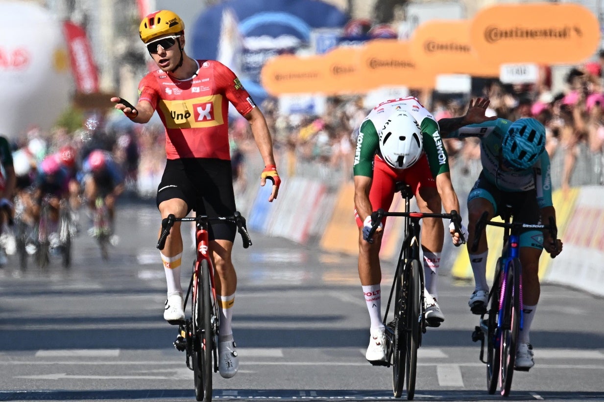Dversnes vence 15.ª etapa, Vingegaard mantém liderança